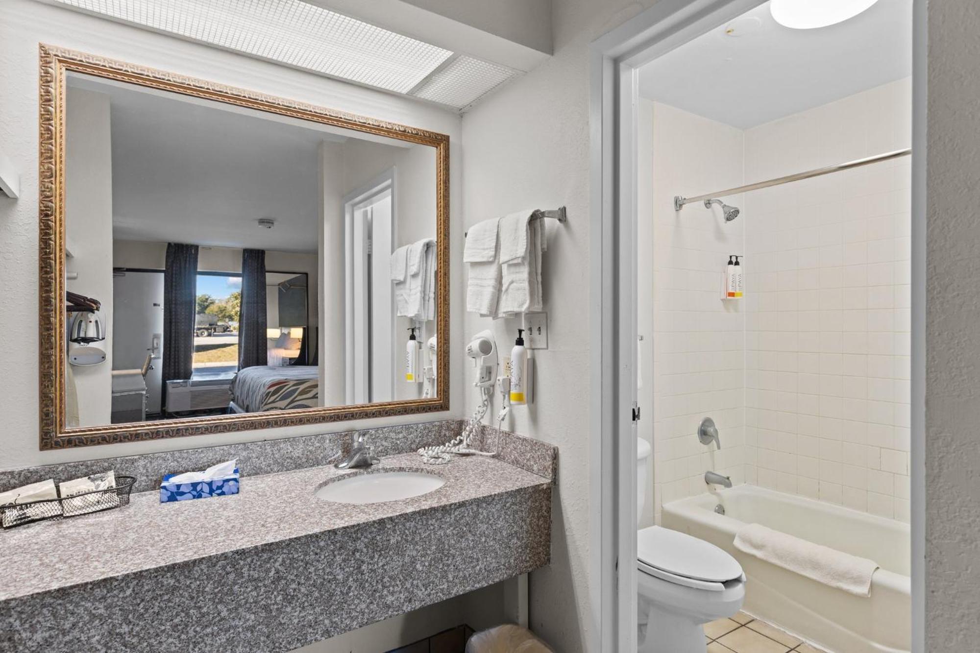 Garnet Inn & Suites, Morehead City Near Atlantic Beach المظهر الخارجي الصورة